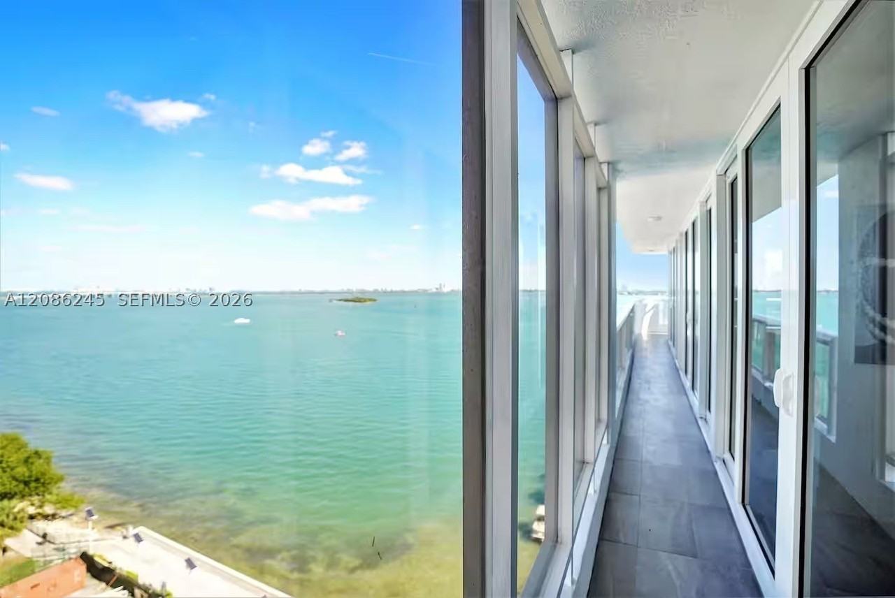 1717 N Bayshore Dr - Photo 3 of 49
