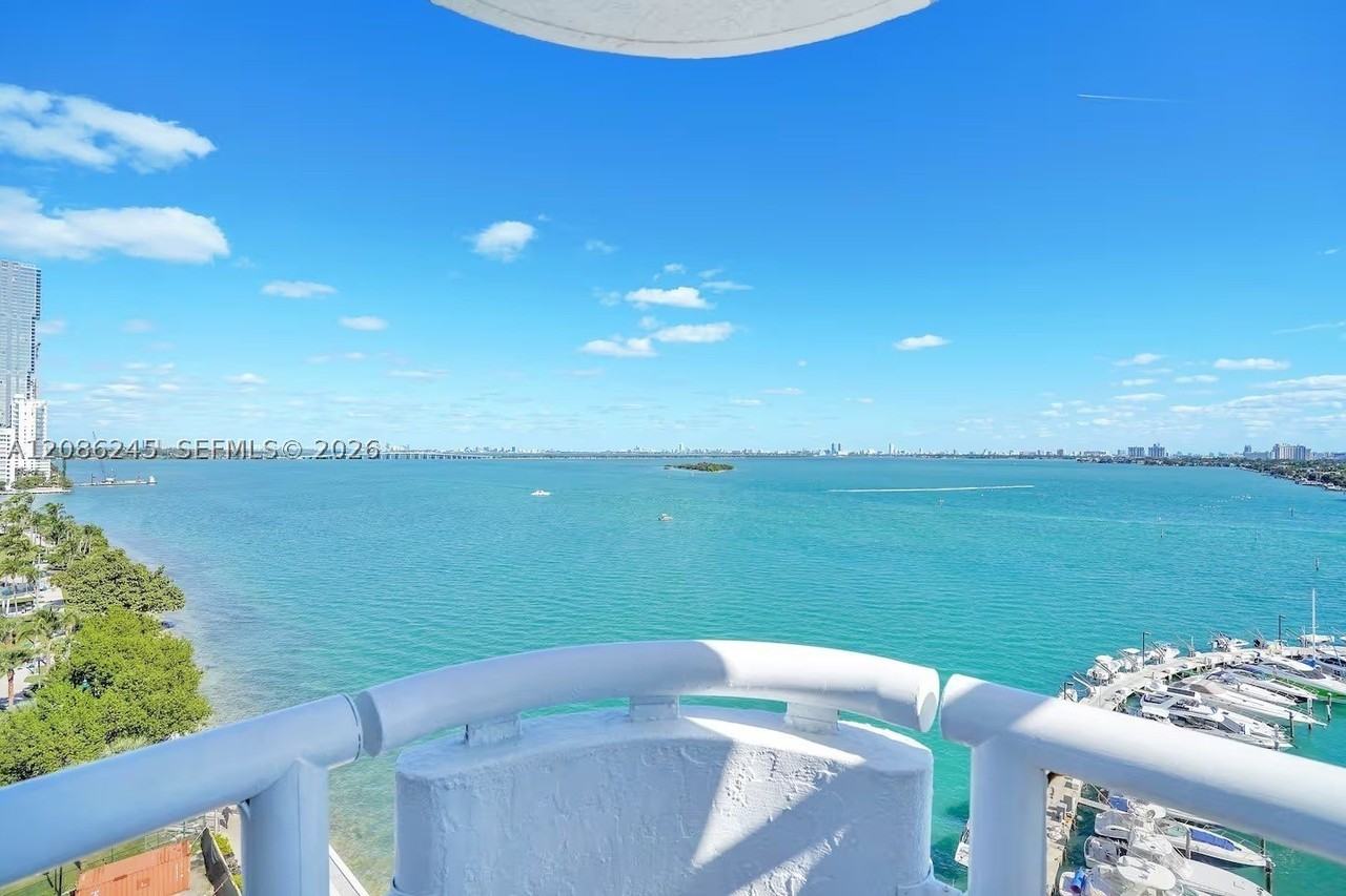 1717 N Bayshore Dr - Photo 5 of 49