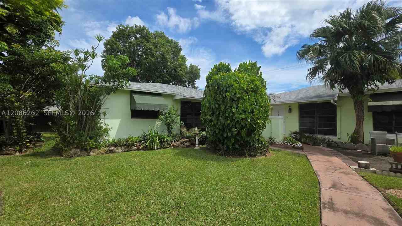 19851 Sw 103rd Ct #19851 - Photo 4 of 28