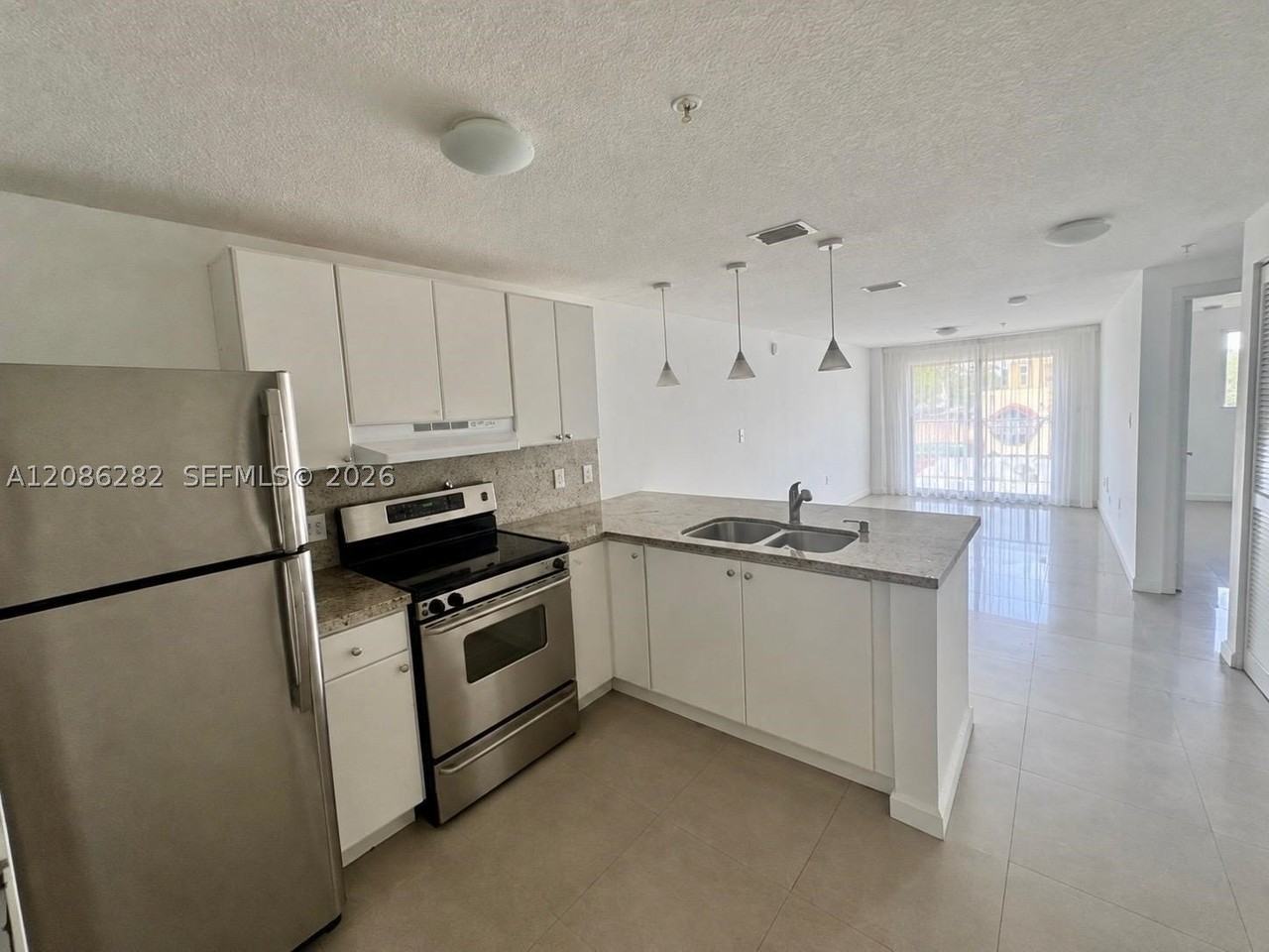 218 Sw 8th Ave #303 - Photo 2 of 7