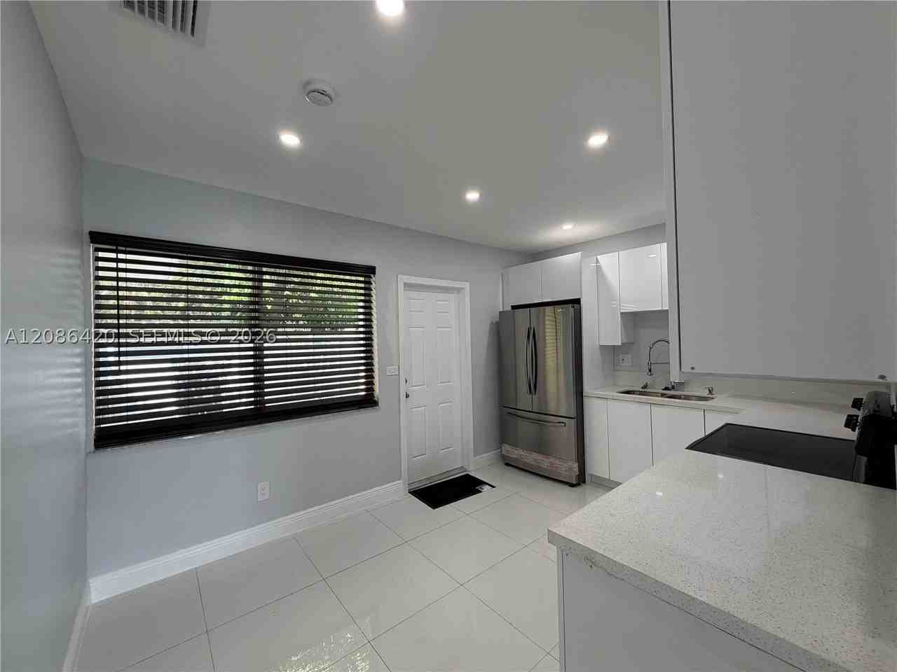 335 Ne 168th St #335 - Photo 4 of 22