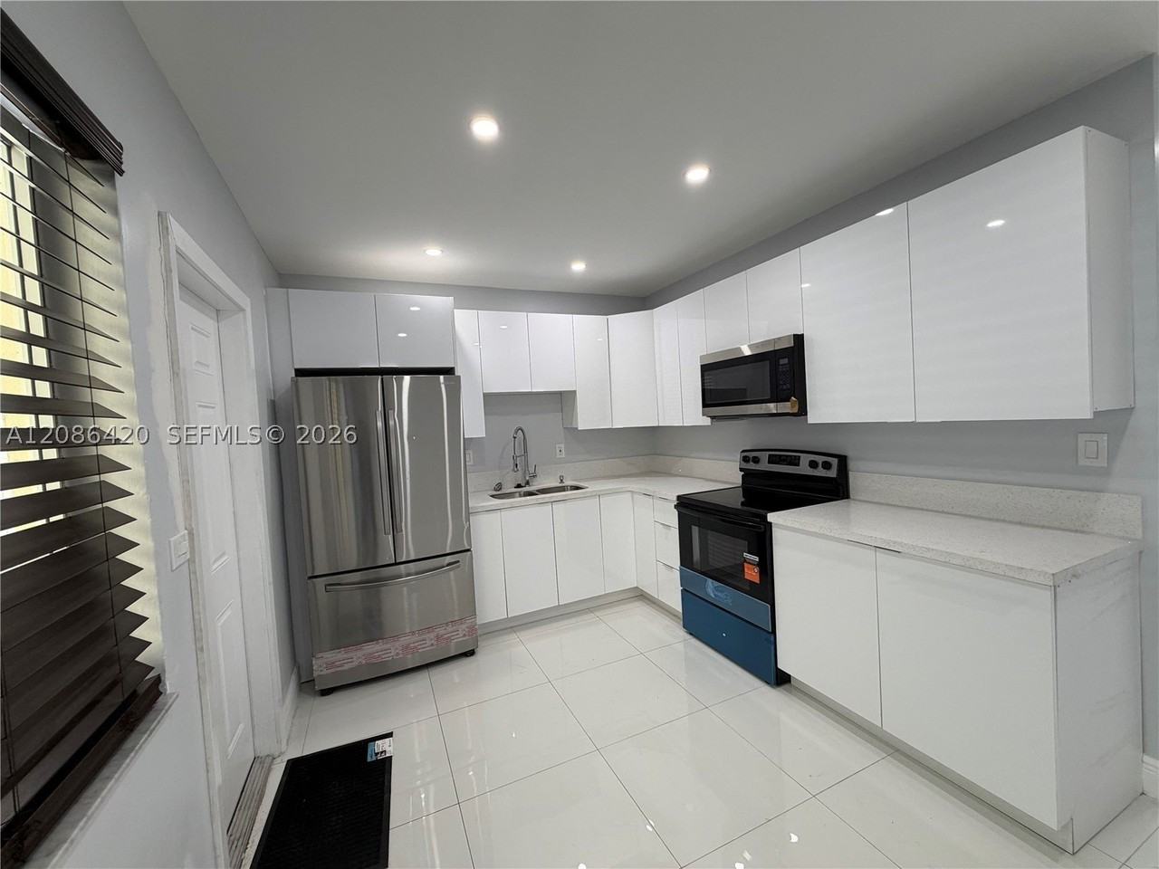 335 Ne 168th St #335 - Photo 5 of 22