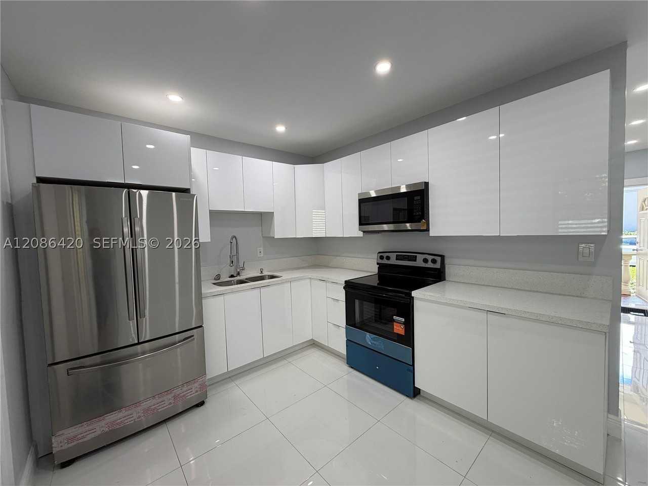 335 Ne 168th St #335 - Photo 7 of 22