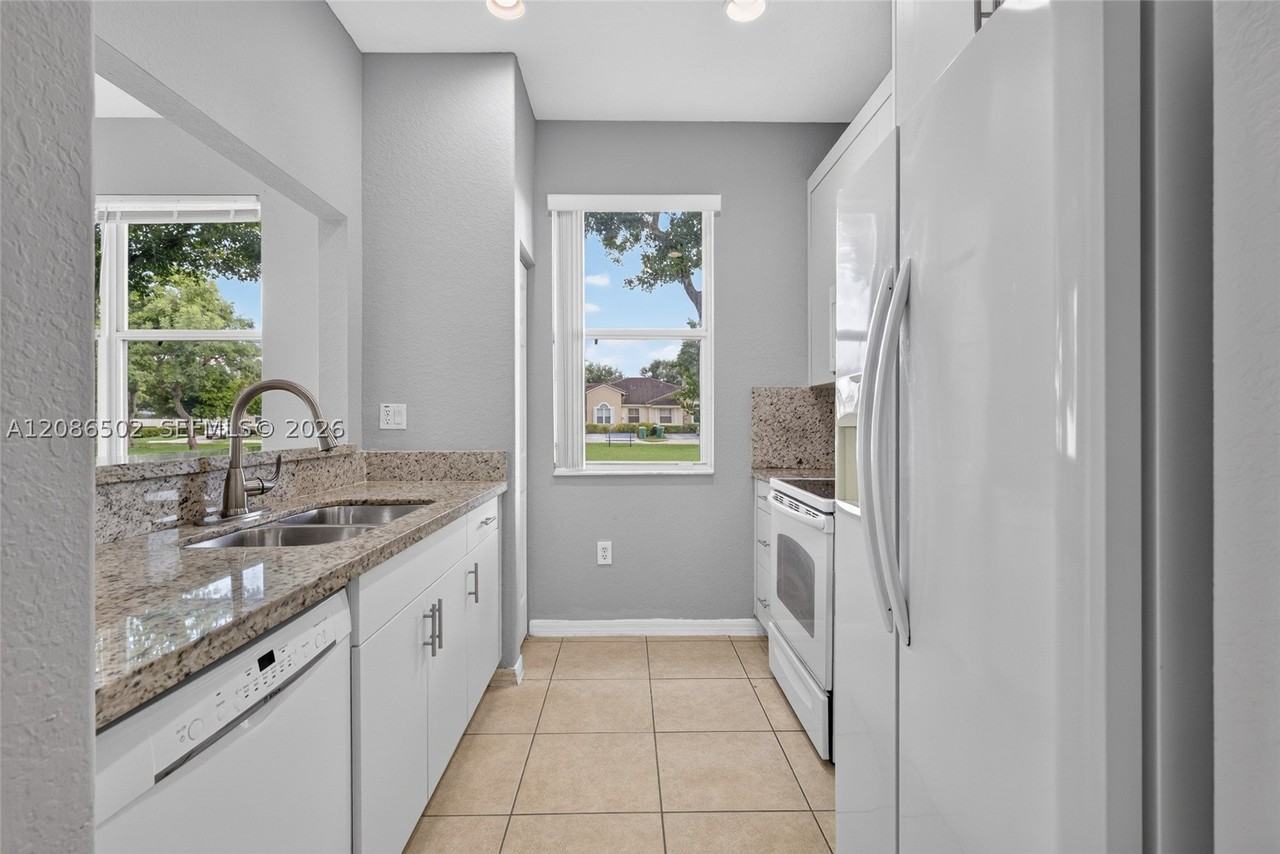 23702 Sw 110th Ave #23702 - Photo 4 of 16