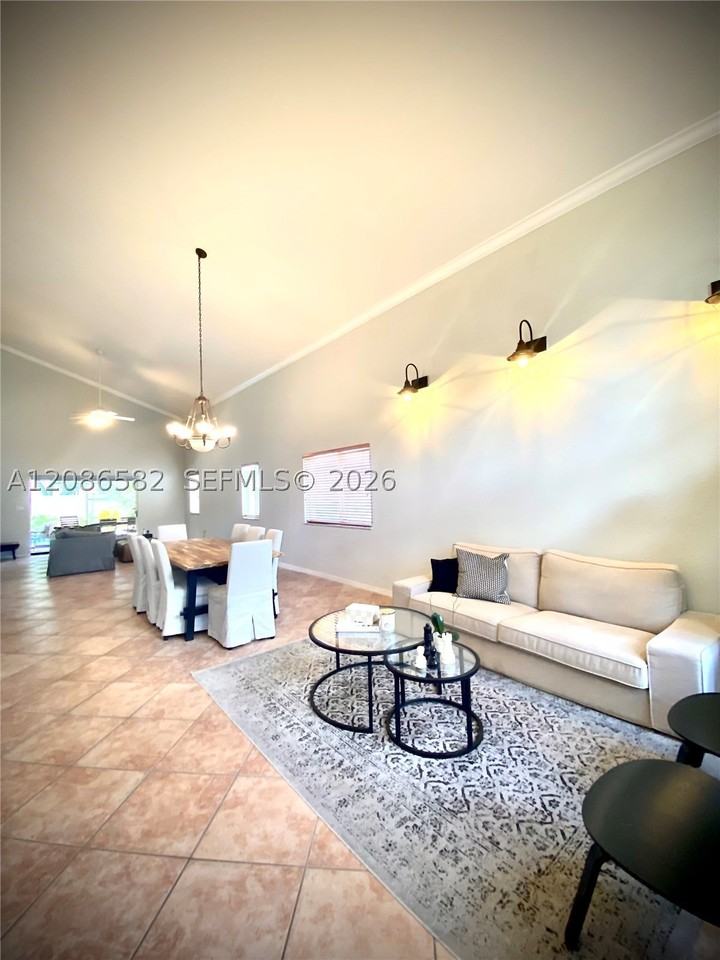 5344 Nw 111th Ct - Photo 2 of 13