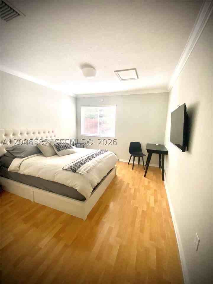 5344 Nw 111th Ct - Photo 7 of 13