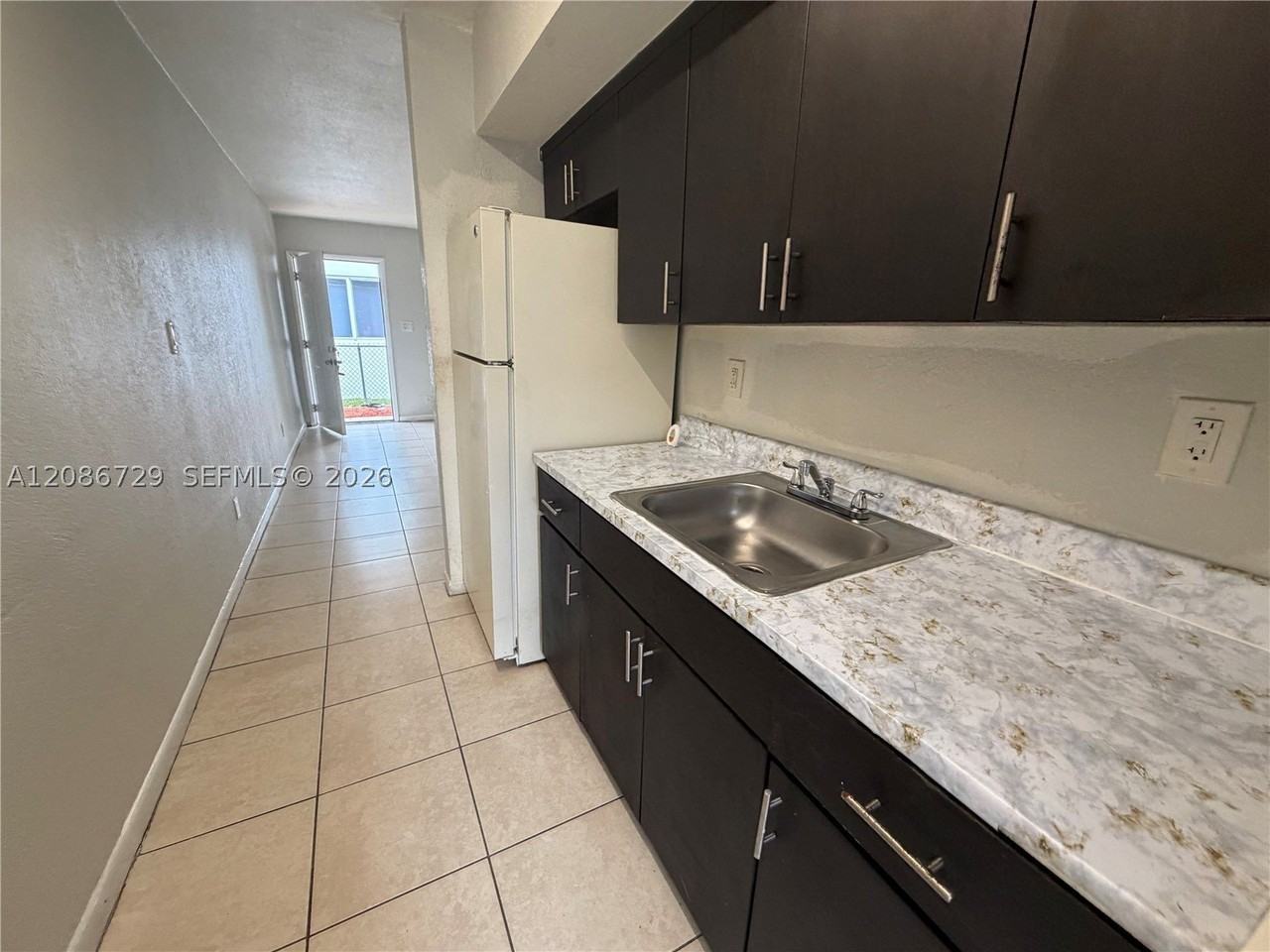 148 Nw 14th Way #1 - Photo 6 of 12