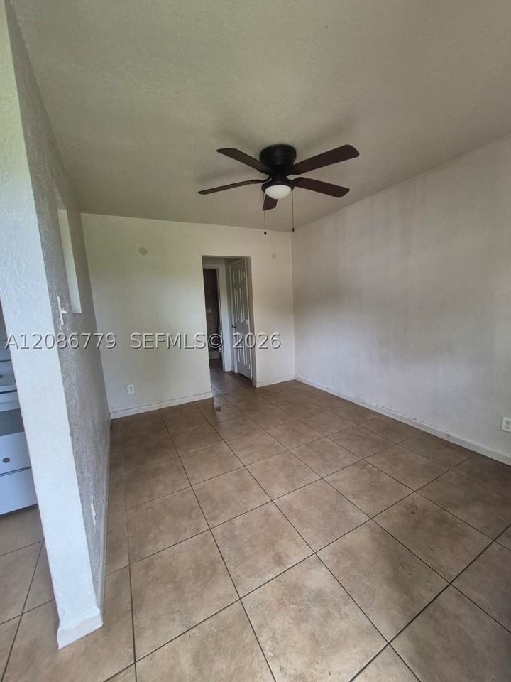 2554 Nw 14th St #1 - Photo 2 of 4