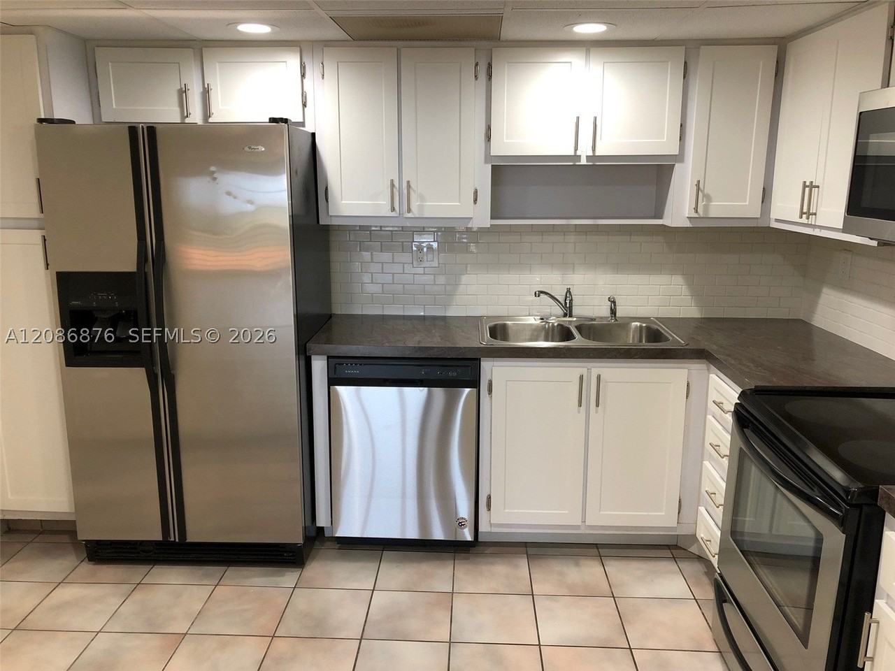 20840 San Simeon Way #702 - Photo 6 of 34