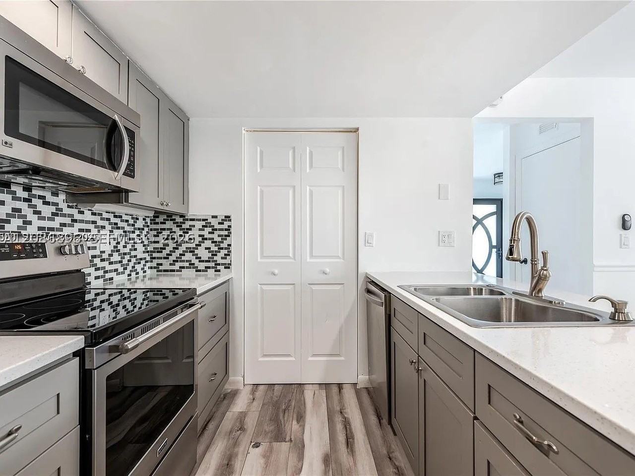 5800 Rambler Rose Way - Photo 2 of 42