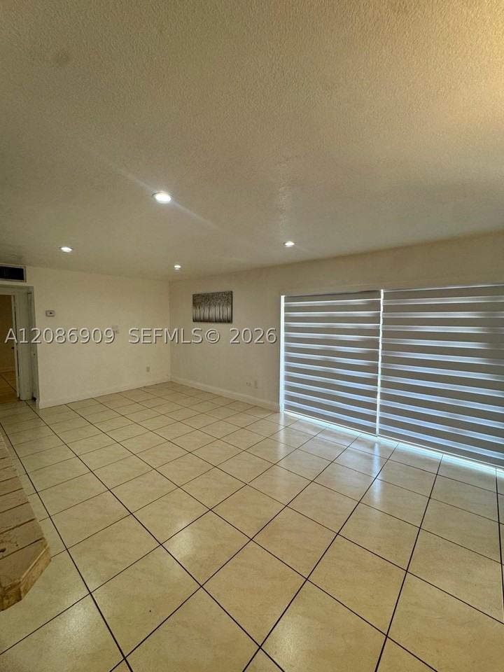 4610 Nw 79th Ave #2C - Photo 4 of 6