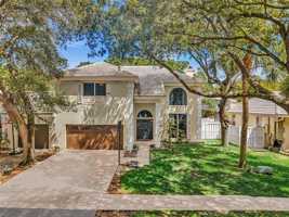 featured image of 10301 Panama St