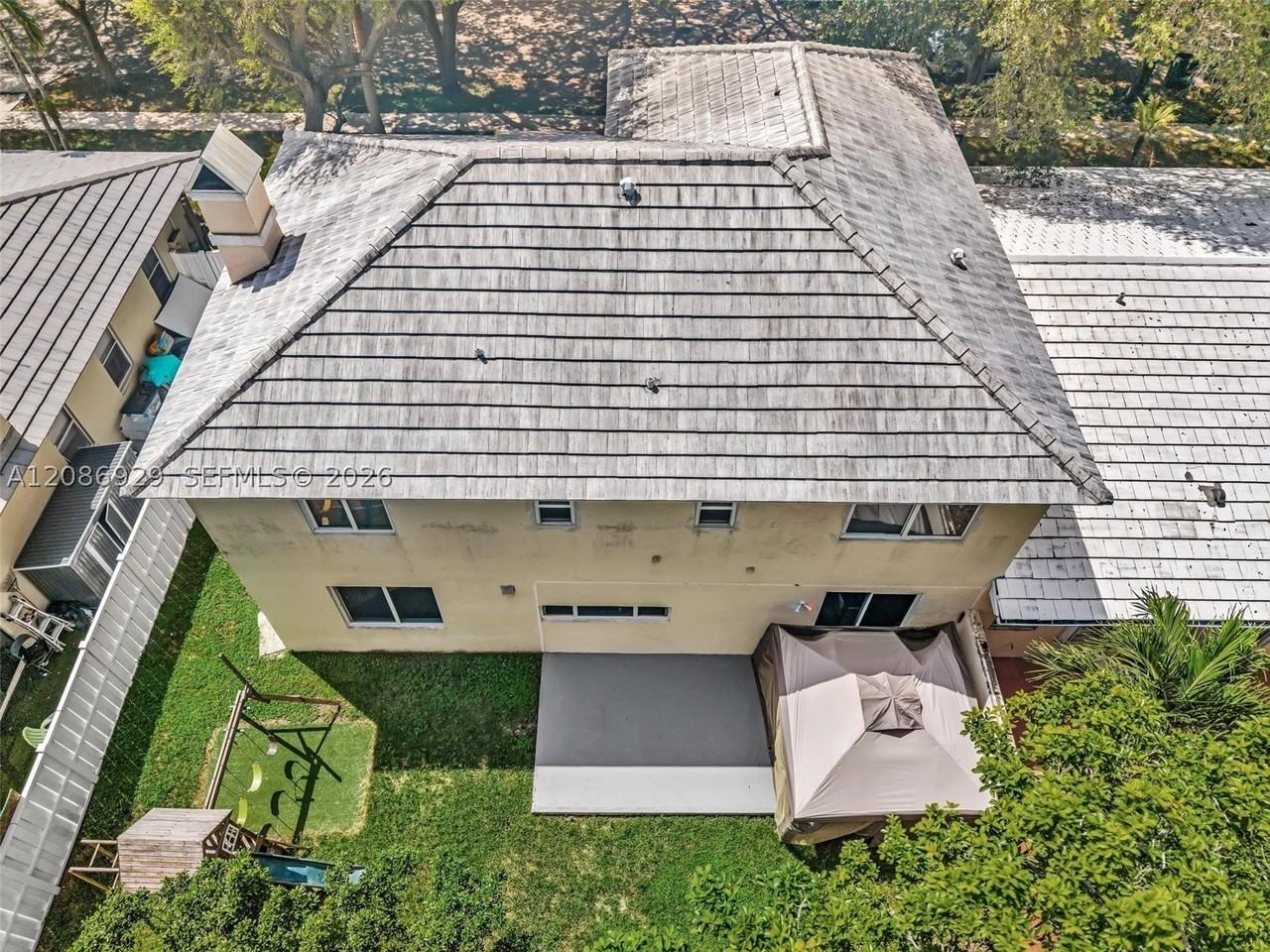 10301 Panama St - Photo 4 of 50