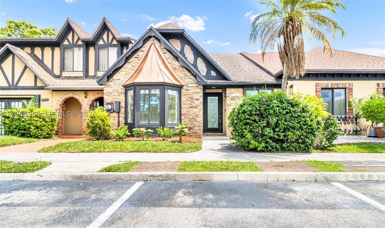 8957 Nw 44th Ct - Photo 4 of 30