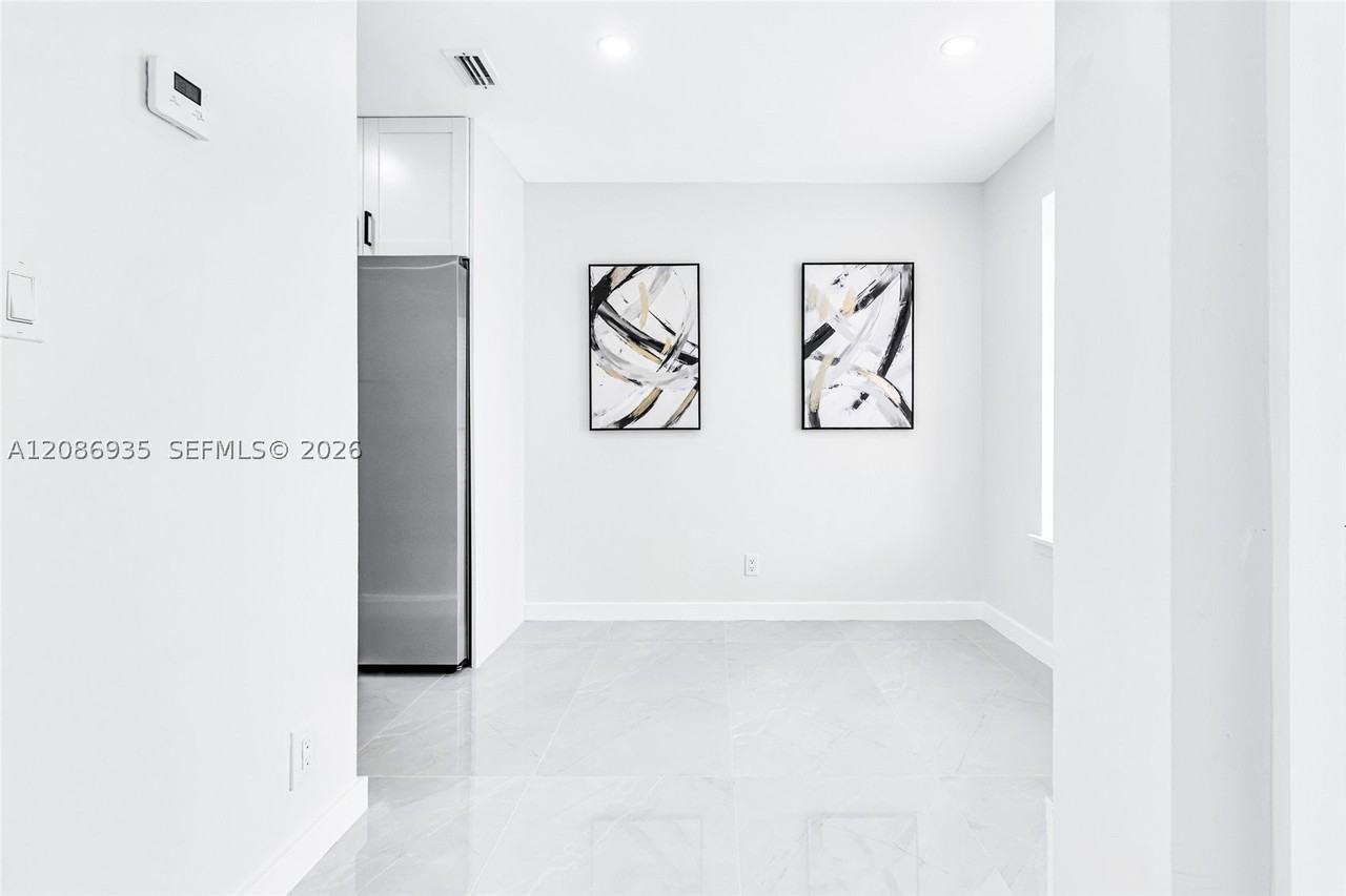 8957 Nw 44th Ct - Photo 6 of 30