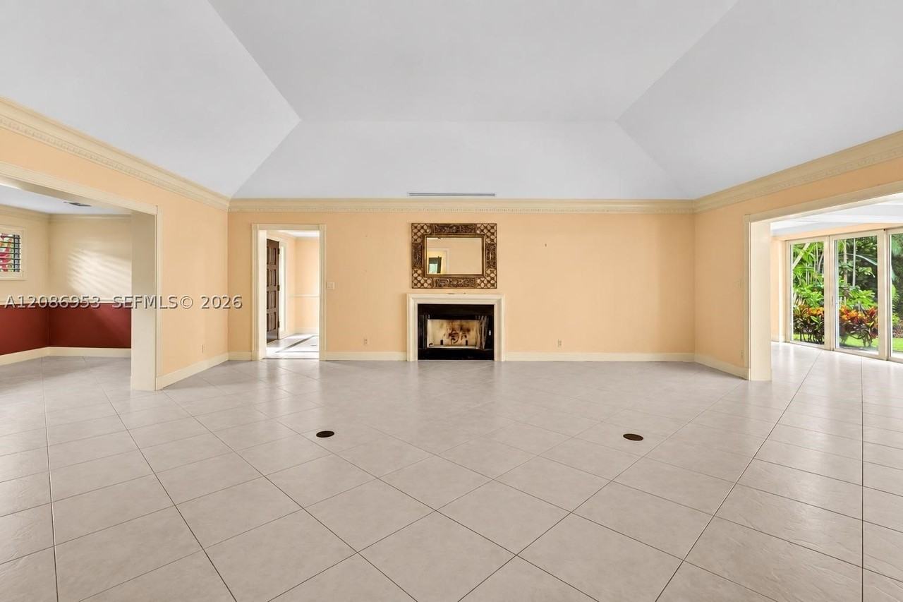 265 Fairview Rd - Photo 4 of 37