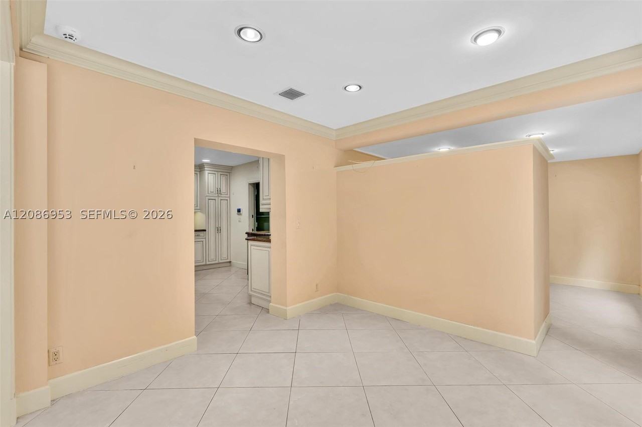 265 Fairview Rd - Photo 6 of 37