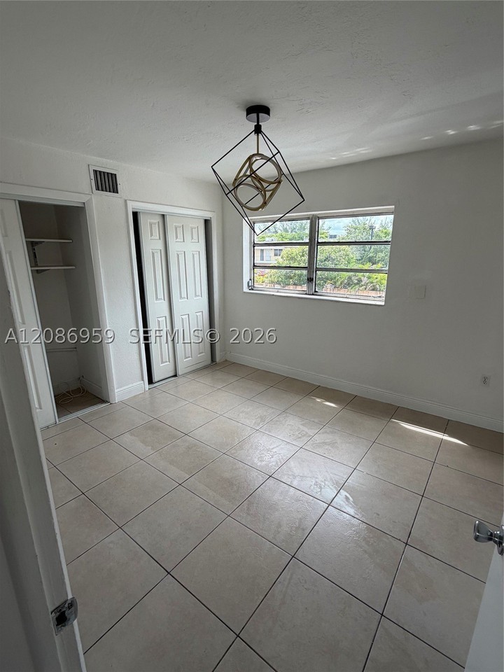 3855 Sw 79th Ave #19 - Photo 6 of 7