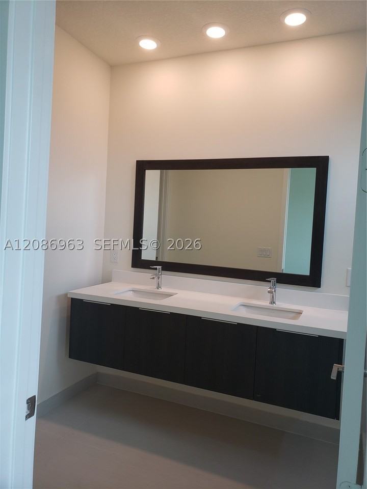 10275 Nw 66th St - Photo 2 of 50