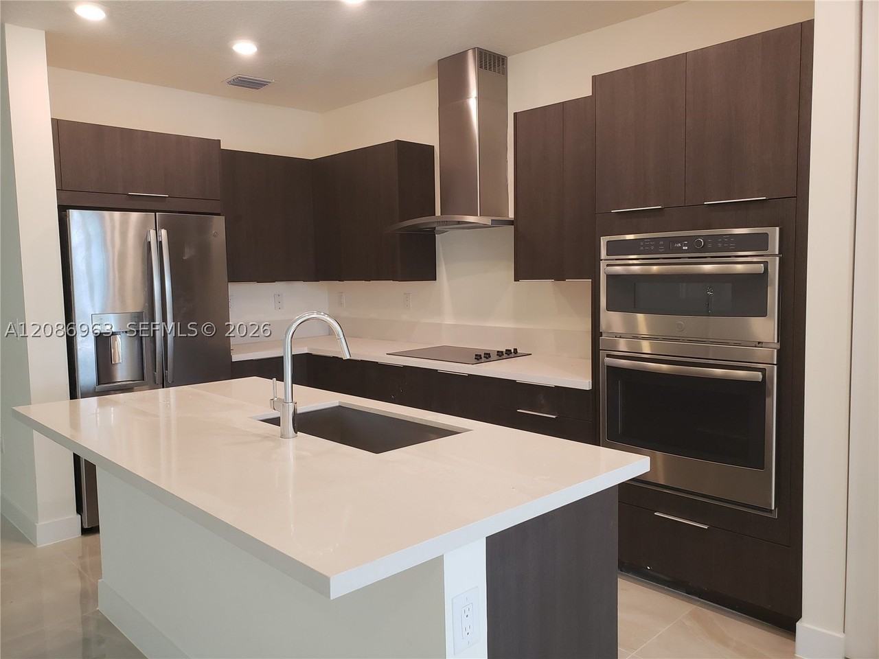 10275 Nw 66th St - Photo 3 of 50