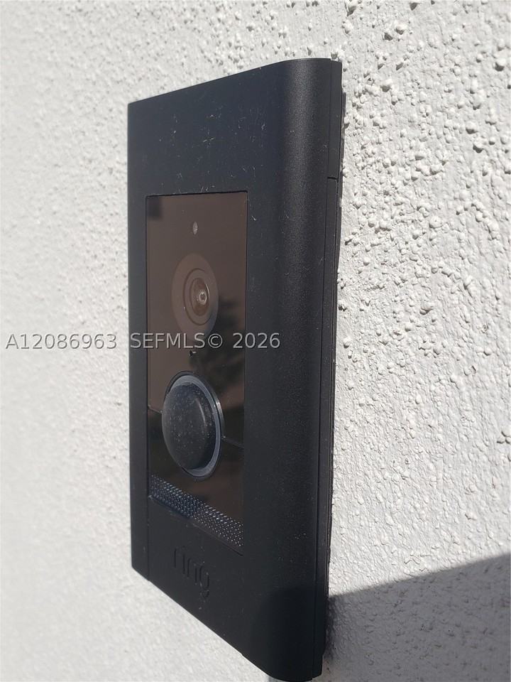 10275 Nw 66th St - Photo 6 of 50