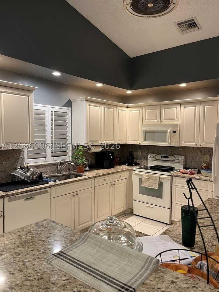 3212 Anthony Cir S #1 - Photo 3 of 17