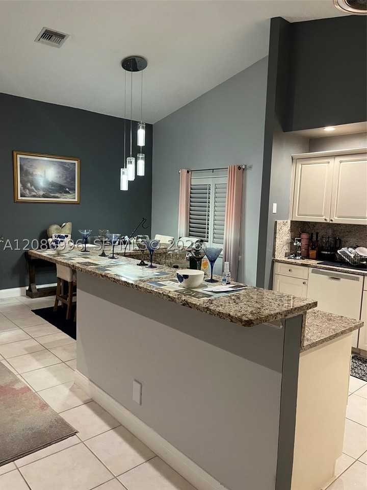 3212 Anthony Cir S #1 - Photo 5 of 17