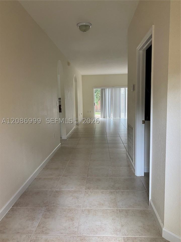 8982 Sw 212th Ter - Photo 2 of 12