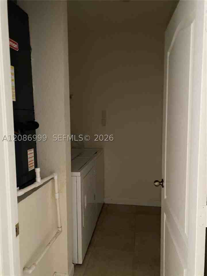 8982 Sw 212th Ter - Photo 5 of 12