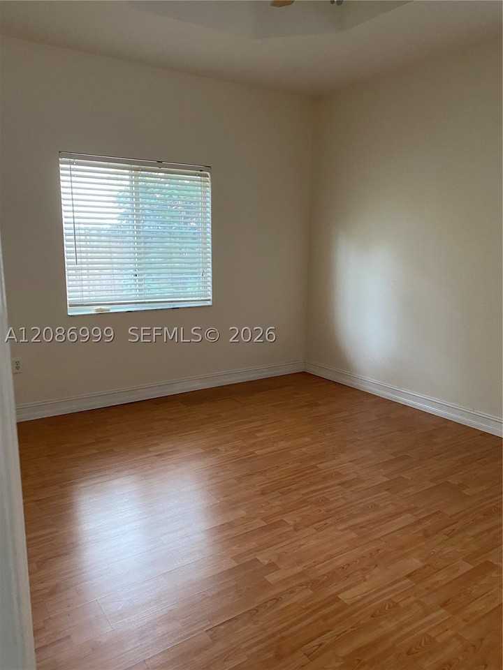 8982 Sw 212th Ter - Photo 6 of 12
