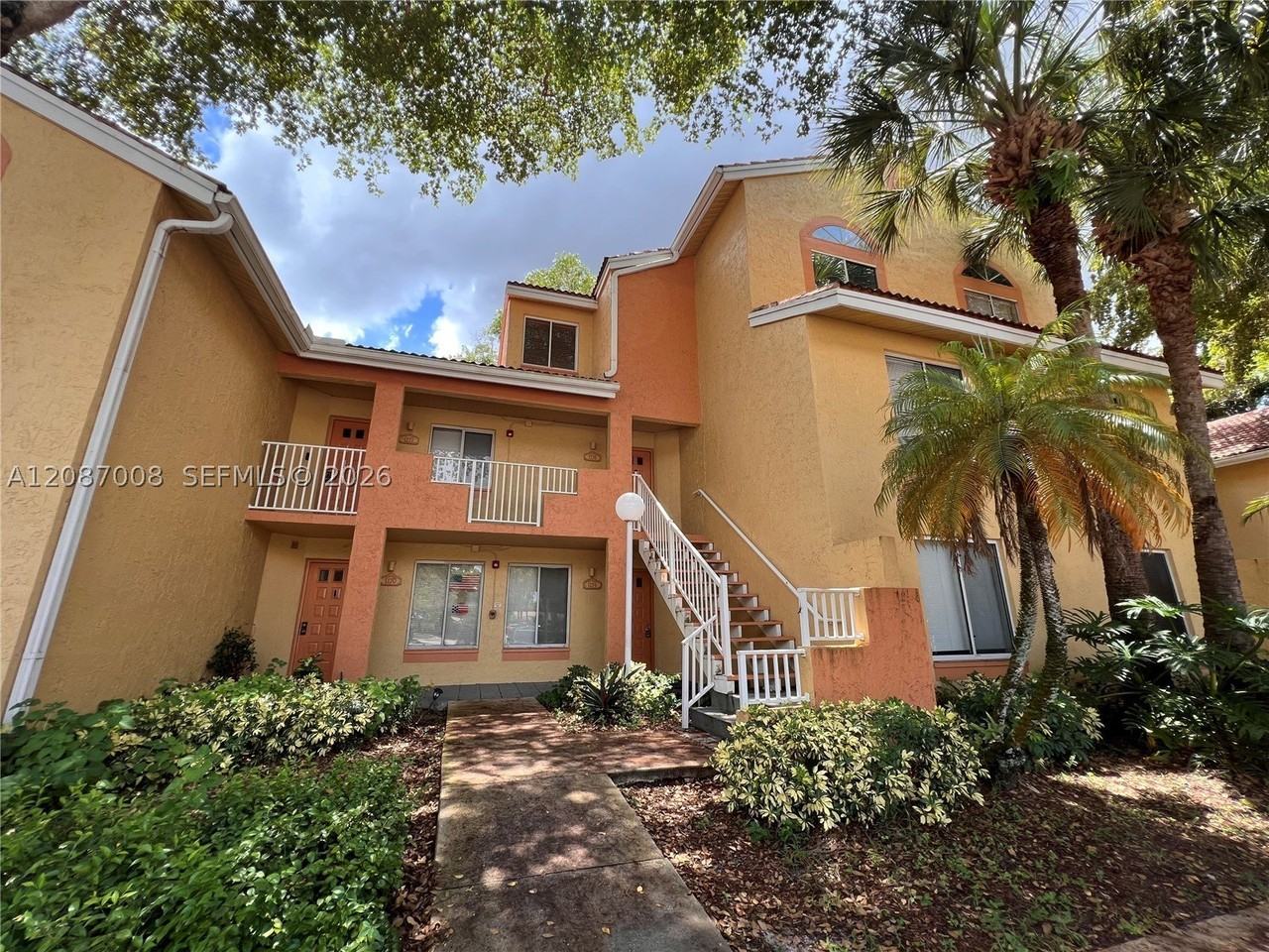 1174 Coral Club Dr #1174 - Photo 3 of 24