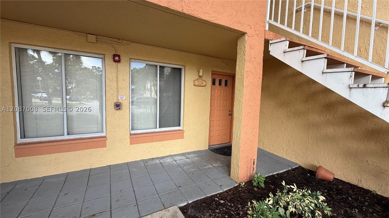 1174 Coral Club Dr #1174 - Photo 4 of 24