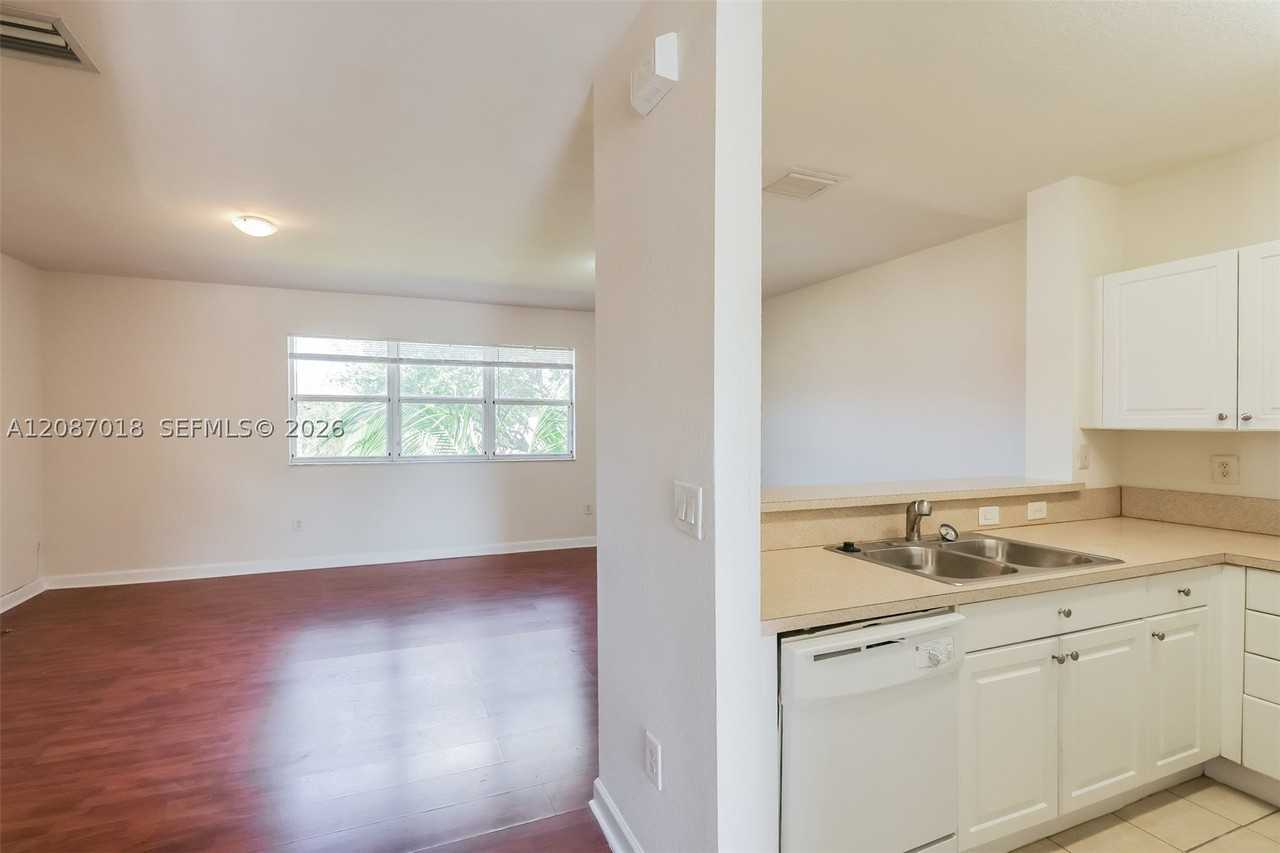 1490 Ne 33rd Rd #205 - Photo 5 of 18