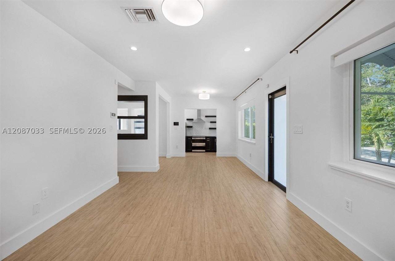6476 Sw 10th Ter - Photo 6 of 36