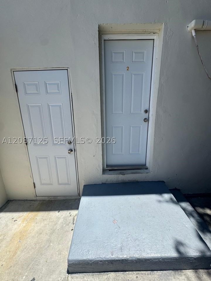 2210 Nw North River Dr #2 - Photo 2 of 10