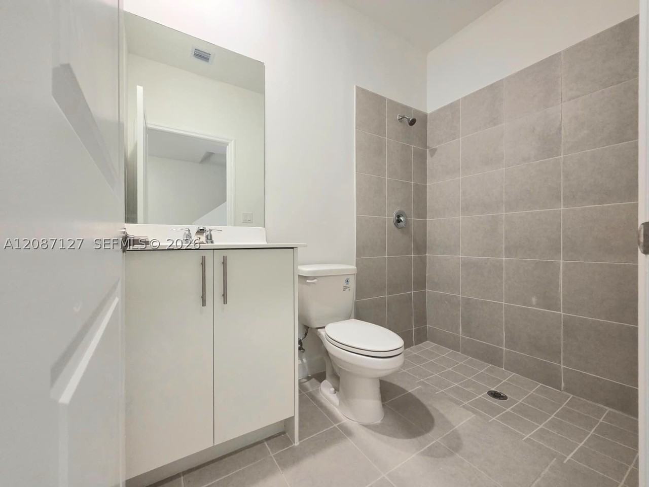 Sw 357th St #18927 - Photo 5 of 27