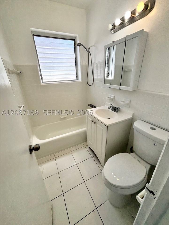 25 Navarre Ave #3 - Photo 6 of 7