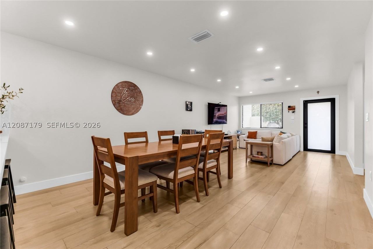 2437 Sw 99th Ct #N - Photo 7 of 35