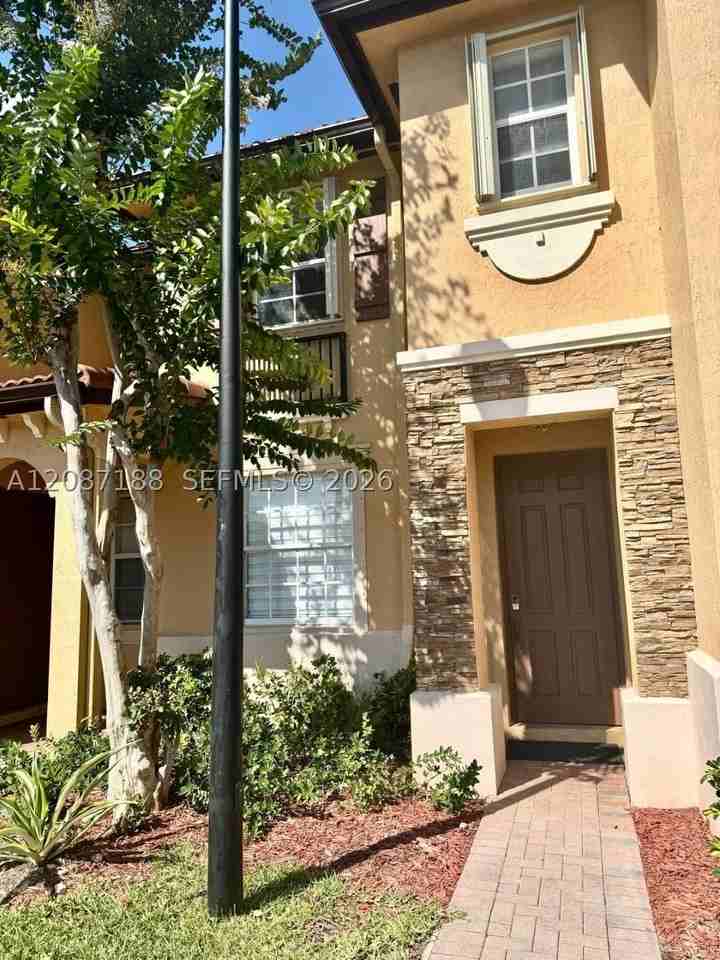 3355 Ne 13th Circle Dr #105-28 - Photo 2 of 13