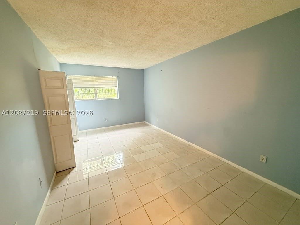1255 W 53rd St #309 - Photo 4 of 14