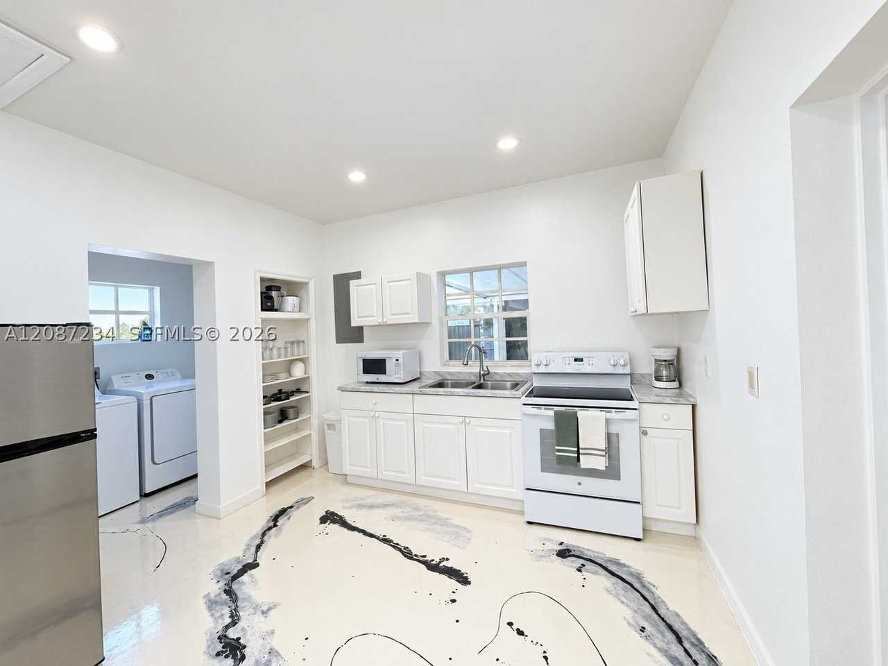 2378 Nw 33rd St #2378 - Photo 6 of 10