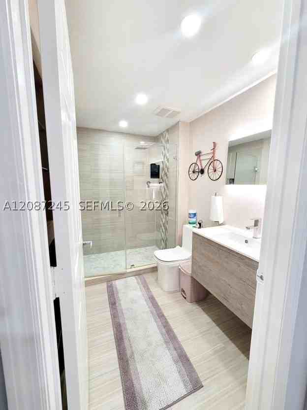 208 Nw 47th Ave #203 - Photo 7 of 9