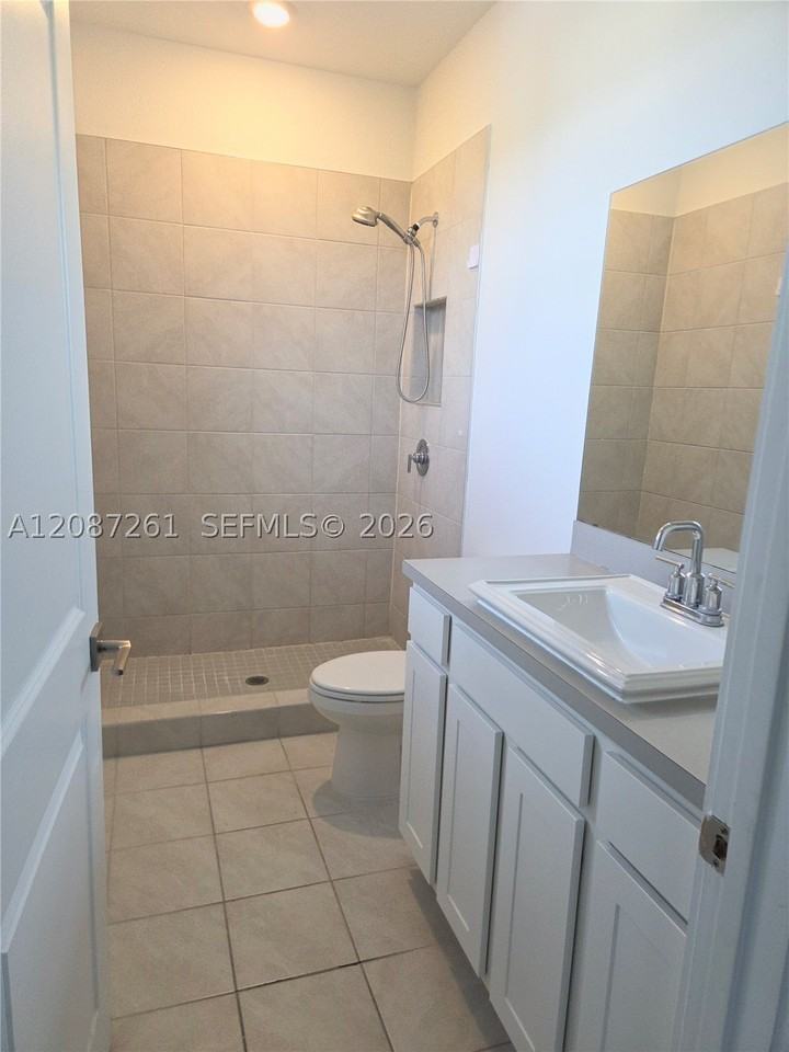 389 Ne 5th Pl #389 - Photo 2 of 16