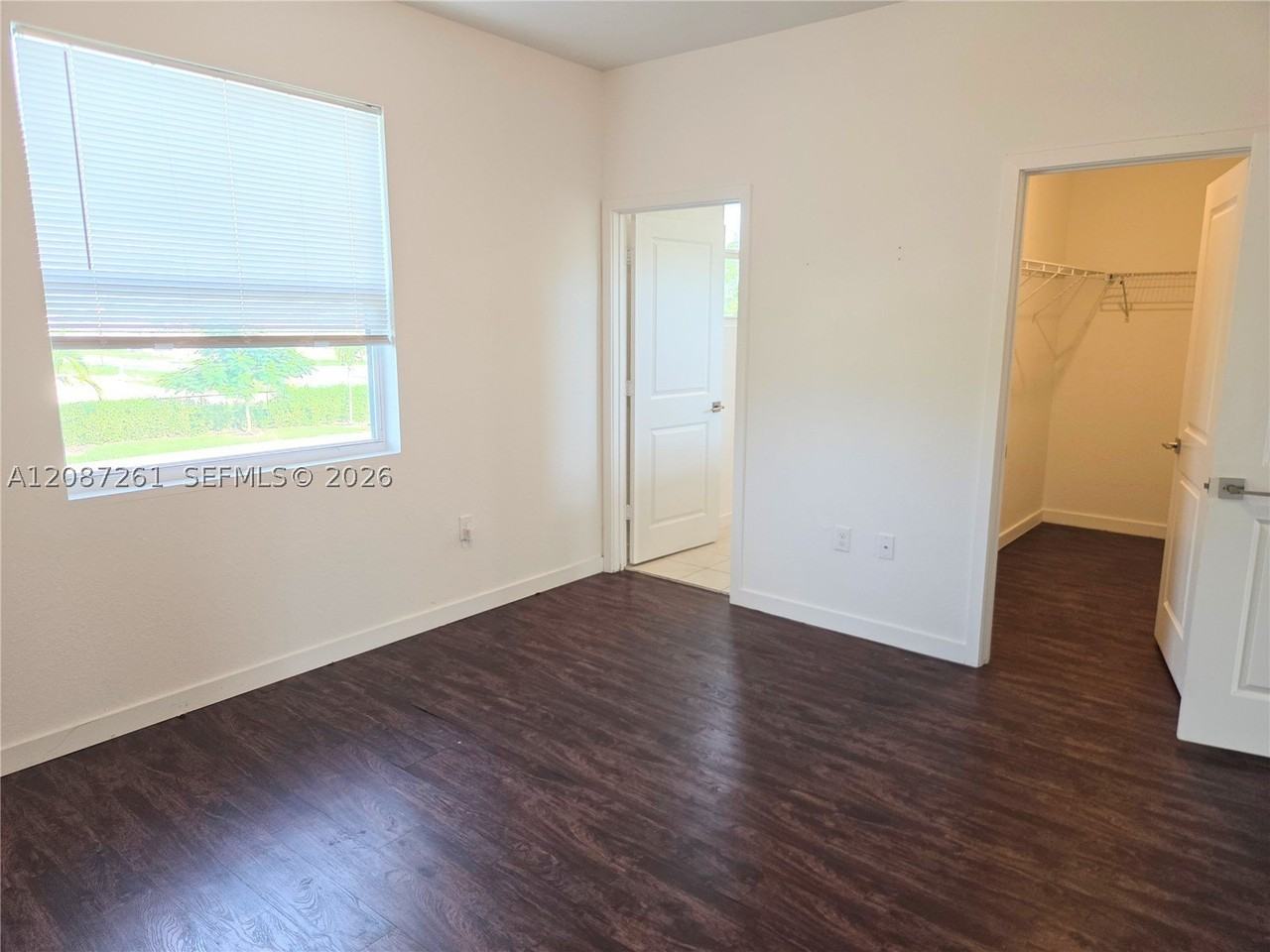 389 Ne 5th Pl #389 - Photo 5 of 16
