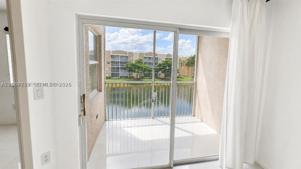 9560 Weldon Cir #J308 - Photo 6 of 15