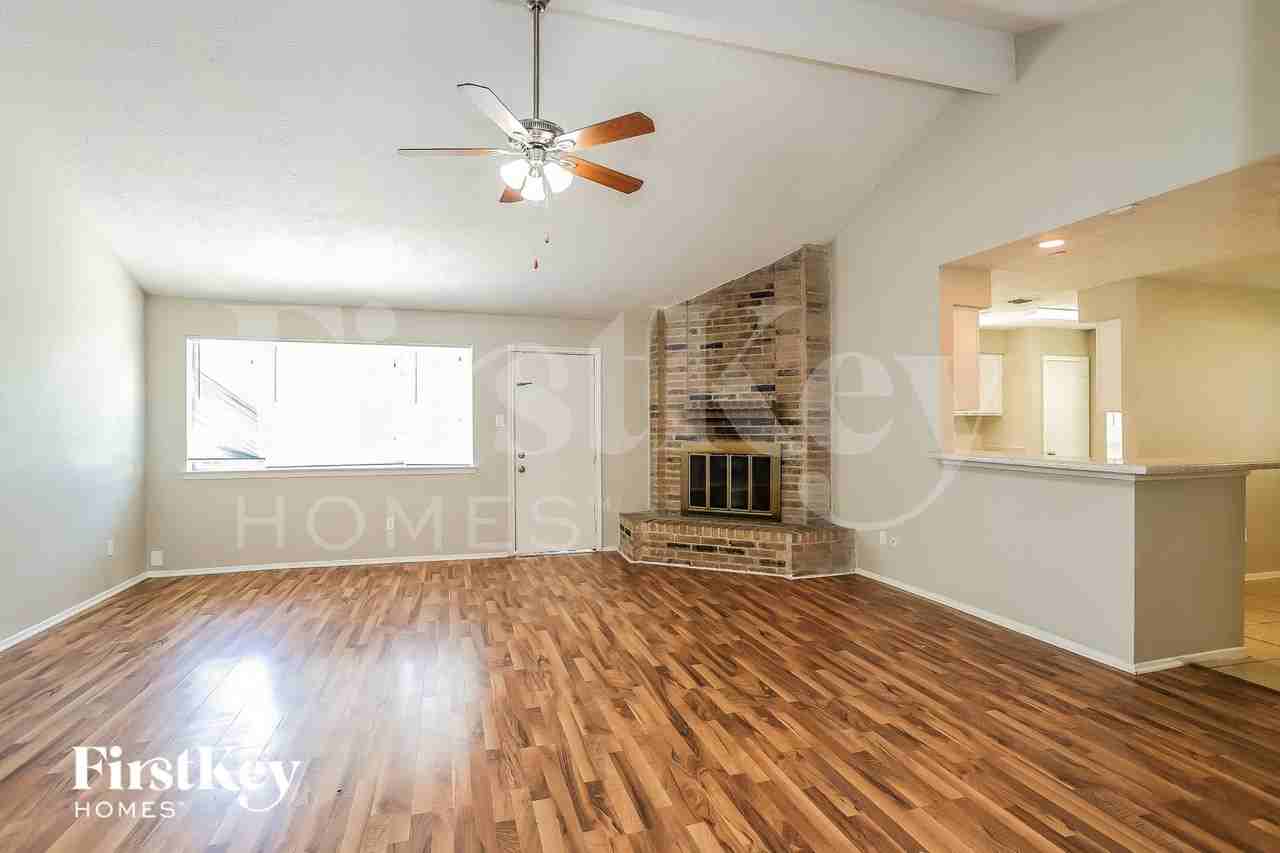 17019 Silver Sky Ln - Photo 3 of 15