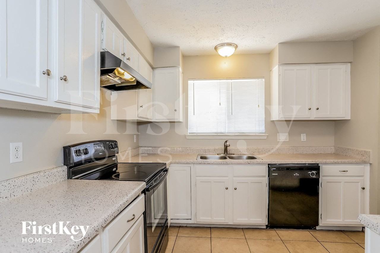 17019 Silver Sky Ln - Photo 5 of 15