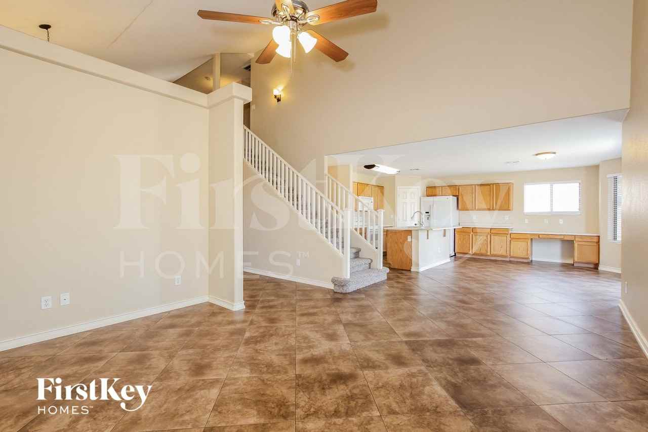 16215 N 162nd Dr - Photo 2 of 15