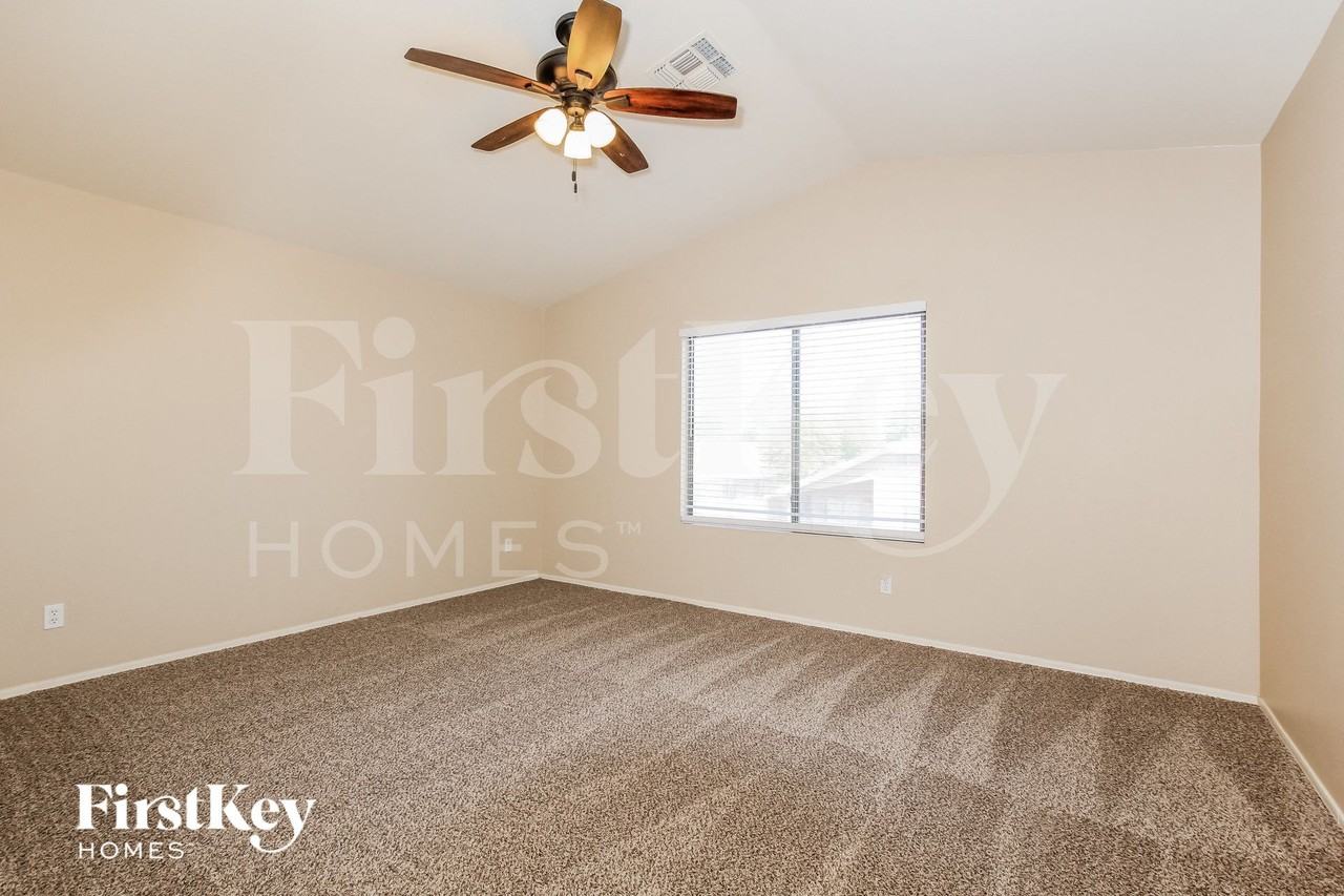 16215 N 162nd Dr - Photo 6 of 15