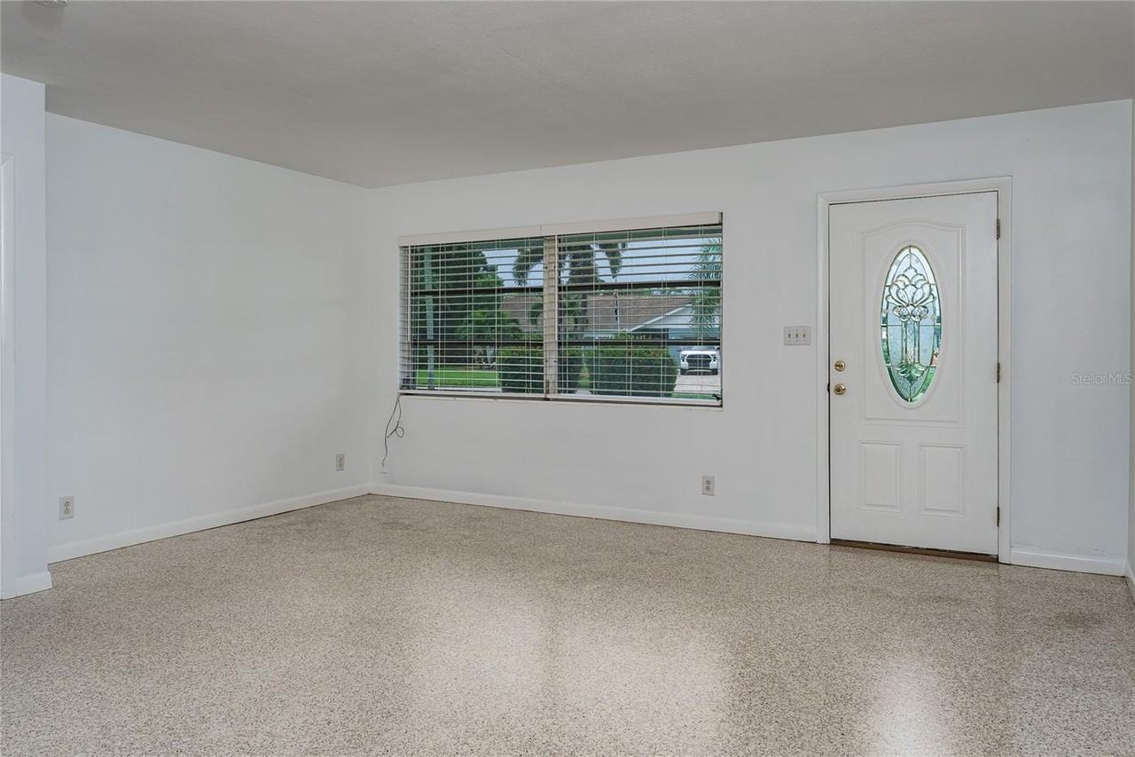 1225 Casabella Dr - Photo 3 of 34